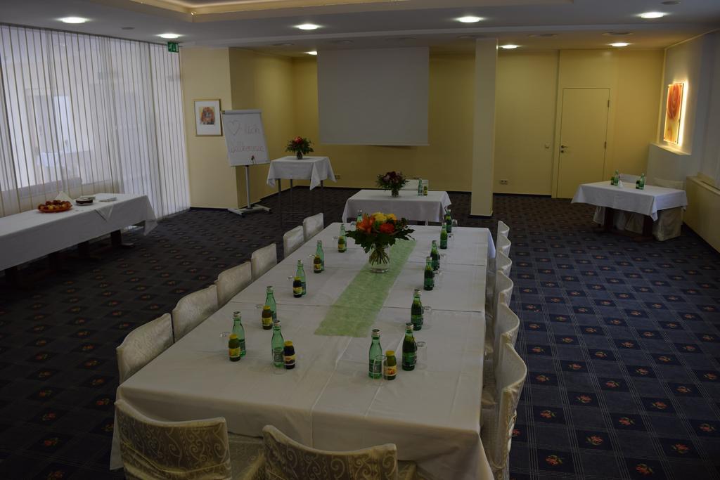 Stadthotel Guertler Amstetten Bagian luar foto